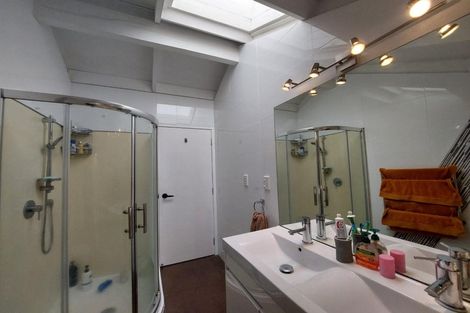 Photo of property in 2/2 Ceramco Place, Torbay, Auckland, 0630