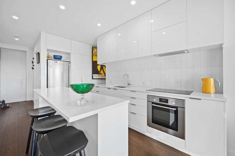 Photo of property in 9/83 Hinemoa Street, Birkenhead, Auckland, 0626