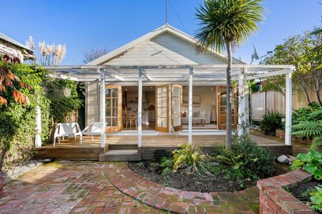 Photo of property in 65 Wiggins Street, Sumner, Christchurch, 8081