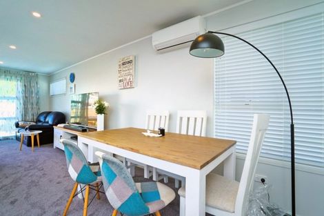 Photo of property in 3 Thorburn Avenue, Red Beach, 0932