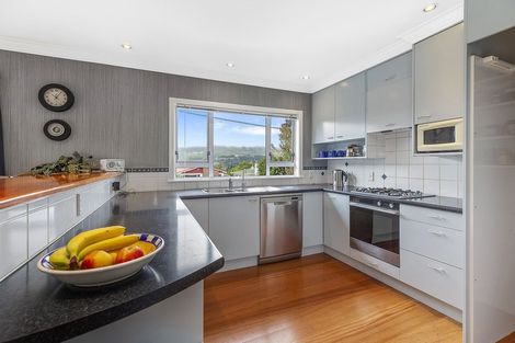 Photo of property in 21 Saint Johns Terrace, Tawa, Wellington, 5028