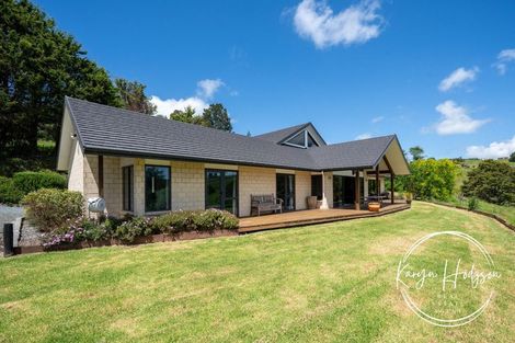 Photo of property in 87 Hurndall Street East, Maungaturoto, 0520
