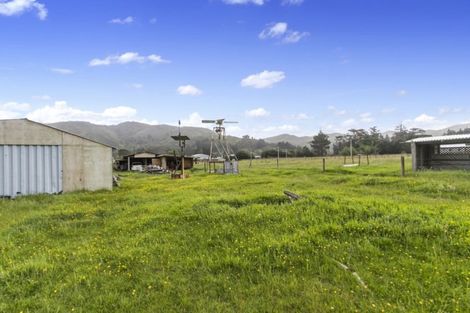 Photo of property in 104 Upper Fitzherbert Road, Wainuiomata, 5373