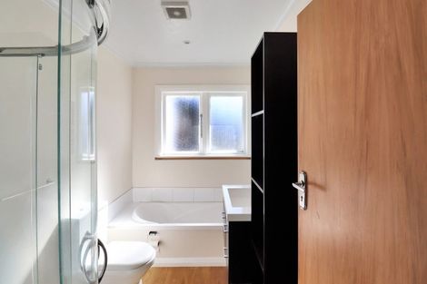 Photo of property in 12 Bristol Street, Island Bay, Wellington, 6023