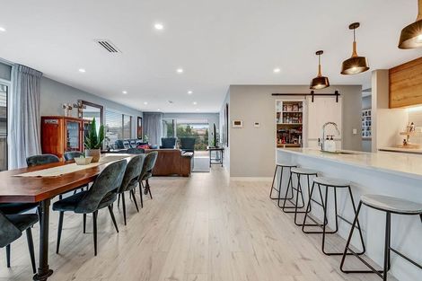 Photo of property in 125 Godfrey Drive, Orewa, 0931