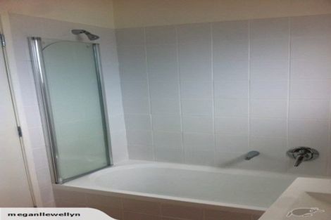 Photo of property in 2/230 Point Chevalier Road, Point Chevalier, Auckland, 1022