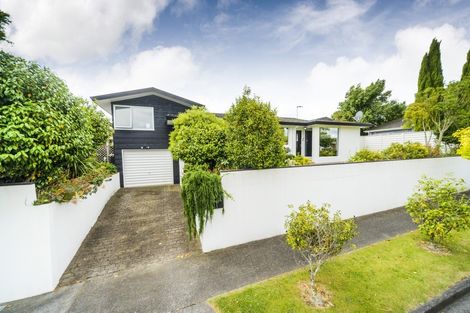 Photo of property in 4 Redwood Grove, Hokowhitu, Palmerston North, 4410