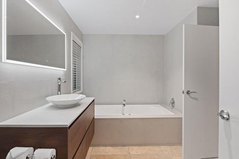 Photo of property in 15 The Strand, Takapuna, Auckland, 0622