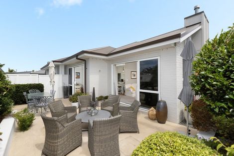 Photo of property in 33 Cassinia Close, Papamoa Beach, Papamoa, 3118