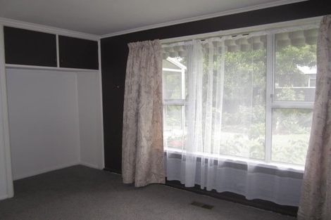 Photo of property in 220 Memorial Avenue, Burnside, Christchurch, 8053
