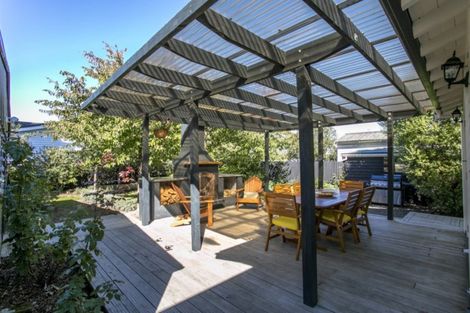 Photo of property in 4 Milverton Avenue, Hokowhitu, Palmerston North, 4410