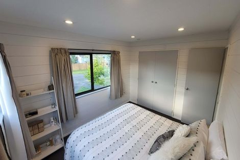 Photo of property in 43 Whitechapel Grove, Stokes Valley, Lower Hutt, 5019