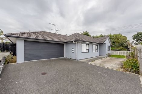 Photo of property in 87a Triangle Road, Massey, Auckland, 0614