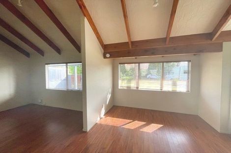 Photo of property in 1 Gosford Drive, Botany Downs, Auckland, 2010