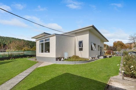 Photo of property in 608 Ongo Road, Hunterville, 4782