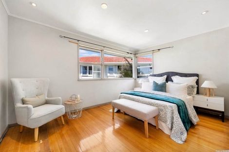 Photo of property in 34 Juniper Road, Sunnynook, Auckland, 0620