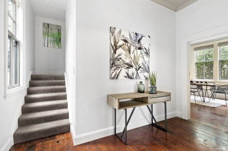 Photo of property in 33 Hobson Crescent, Thorndon, Wellington, 6011