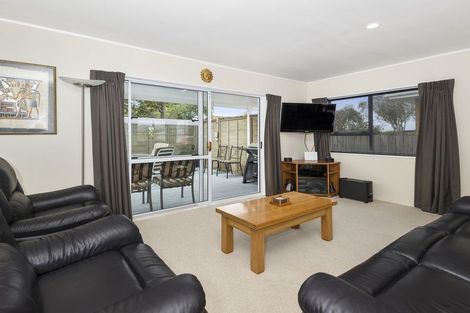 Photo of property in 6 Lorelei Place, Opaheke, Papakura, 2113