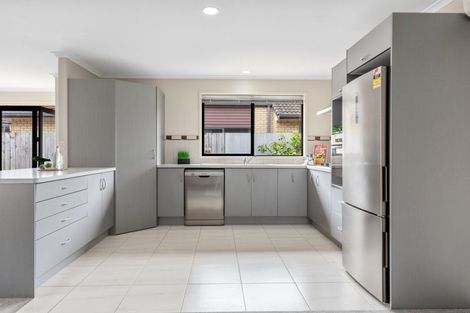 Photo of property in 35 Golden Sands Drive, Papamoa Beach, Papamoa, 3118