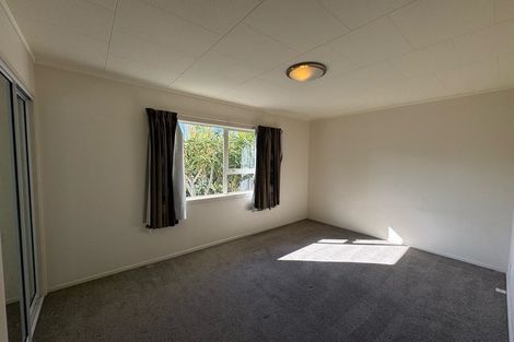 Photo of property in 1/62 Stapleford Crescent, Browns Bay, Auckland, 0630