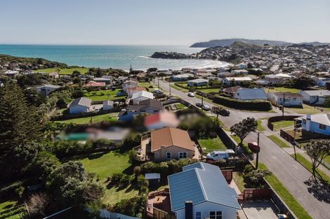 Photo of property in 5 Matatiro Street, Titahi Bay, Porirua, 5022
