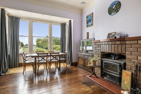 Photo of property in 18 Mills Street, Eltham, 4322