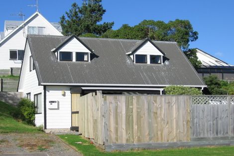 Photo of property in 46a Queens Road, Waikanae Beach, Waikanae, 5036