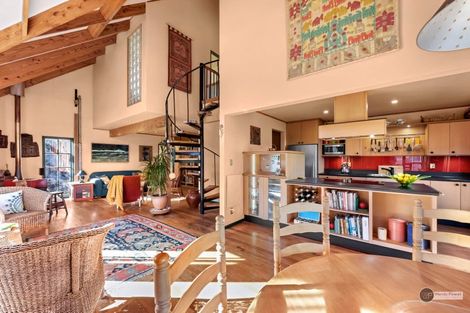 Photo of property in 33b Maungaraki Road, Korokoro, Lower Hutt, 5012