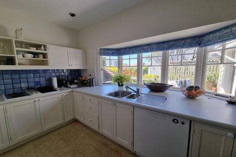 Photo of property in 19 Fitzherbert Terrace, Thorndon, Wellington, 6011