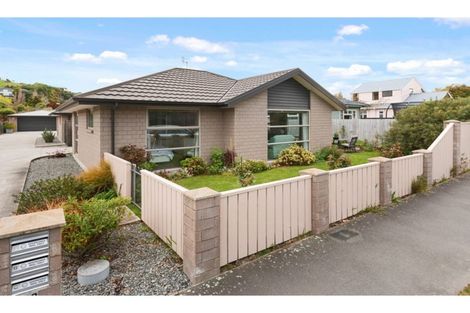 Photo of property in 33a Wilsons Road South, Saint Martins, Christchurch, 8022