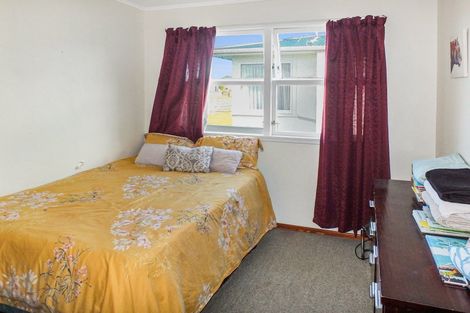 Photo of property in 3 Mark Perreau Place, Foxton, 4814