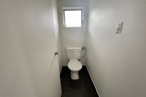 Photo of property in 18 Pankhurst Place, Sunnyvale, Auckland, 0612