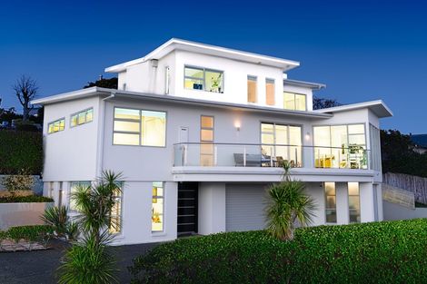 Photo of property in 32a Parr Terrace, Castor Bay, Auckland, 0620