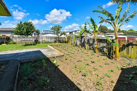 Photo of property in 208 Russell Road, Manurewa, Auckland, 2102