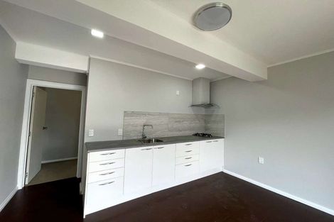 Photo of property in 21 Queen Mary Avenue, New Lynn, Auckland, 0600