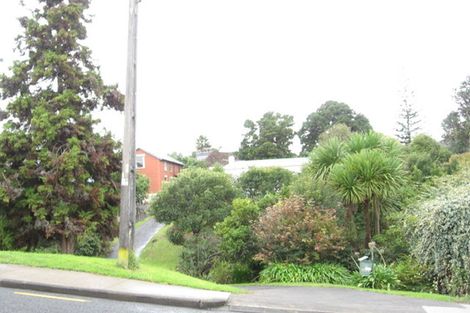 Photo of property in 98 Beach Road, Mellons Bay, Auckland, 2014