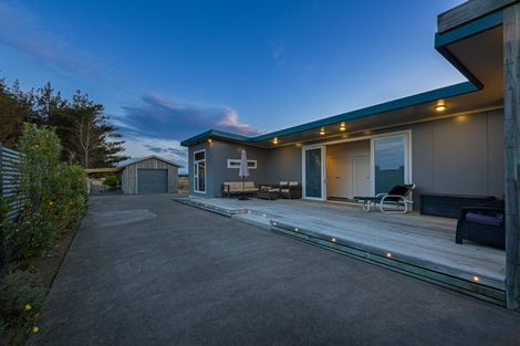 Photo of property in 41 Punga Street, Tangimoana, 4822