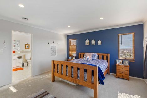 Photo of property in 1177 Whangaparaoa Road, Gulf Harbour, Whangaparaoa, 0930