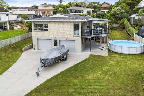 Photo of property in 12 Tanglewood Place, Cockle Bay, Auckland, 2014