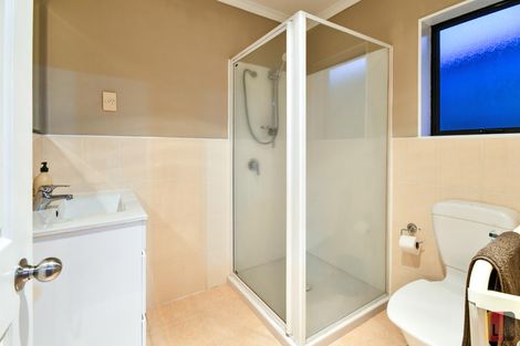 Photo of property in 51 Castlefinn Drive, Weymouth, Auckland, 2103