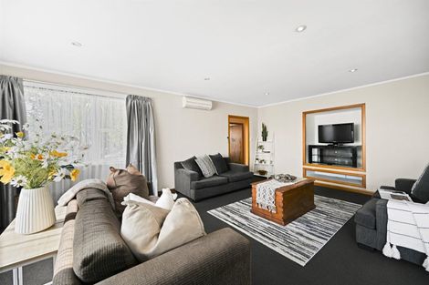 Photo of property in 8 Clark Place, Hillcrest, Hamilton, 3216