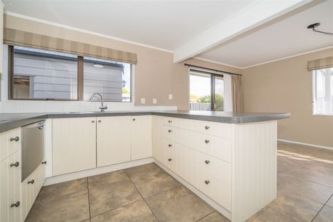 Photo of property in 9 Bruce Place, Highbury, Palmerston North, 4412