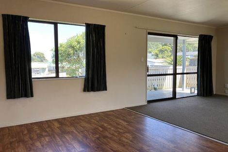 Photo of property in 8 Tahurangi Place, Spotswood, New Plymouth, 4310