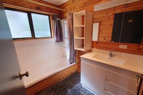 Photo of property in 2/73 Balmain Road, Birkenhead, Auckland, 0626