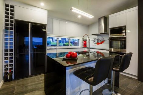 Photo of property in 2 Madeira Close, Whitby, Porirua, 5024