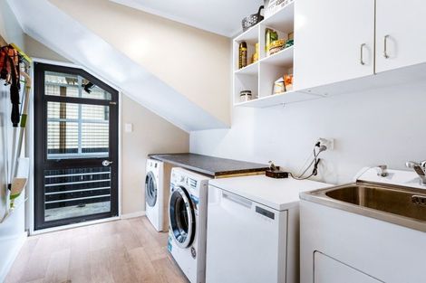 Photo of property in 10 Whitley Avenue, Ebdentown, Upper Hutt, 5018