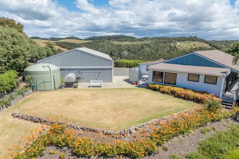 Photo of property in 39 Seaview Road, Cable Bay, 0420