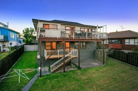 Photo of property in 2/14 Ridge Road, Waiake, Auckland, 0630