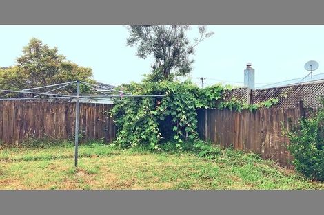 Photo of property in 2/49 Larnoch Road, Henderson, Auckland, 0610