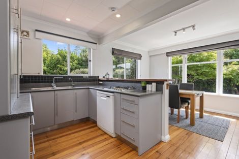 Photo of property in 6 Hughes Avenue, Hokowhitu, Palmerston North, 4410